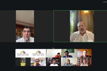 Momento en que el presidente de la Asamblea, Henry Kronfle, se apresta a suspender la sesión.