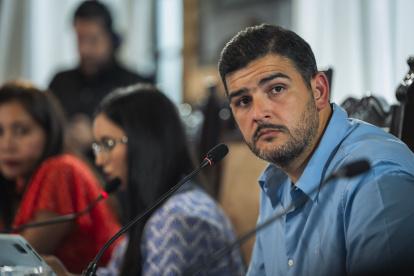 El alcalde de Guayaquil, Aquiles Álvarez, exigió al Ministerio de Finanzas la firma de la garantía sobertana.