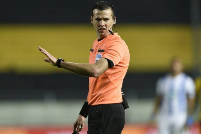 Andrés Matonte será el árbitro que dirija Ecuador vs Argentina