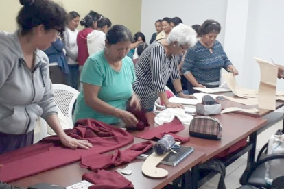 Suspensión. Uno de los talleres cancelados en la Casa Somos Tumbaco fue el de costura.