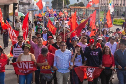La Unión Nacional de Educadores (UNE) es una de las organizaciones que marchará este 4 de julio.