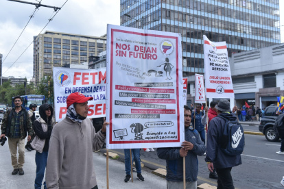 Ambiente de la Marcha que empezará en los exteriores de la caja del Seguro.
