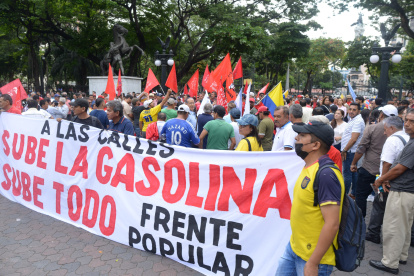 Guayaquil se suma a las protestas nacionales por el alza del precio del combustible