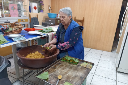 Mariana Cisneros aprendió a elaborar la arepa de zapallo hace más de 40 años de su suegra.