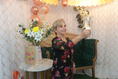 Anunziatta agradeció a las presentes por su amistad y cariño.