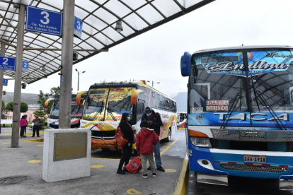 Referencia. Los robos a los buses interprovinciales en las carreteras del país, son constantes.