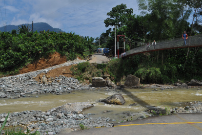 Escenario. Así está la ruta desde hace año y medio: partida. Ahora toma el doble o triple ir de un sitio a otro.