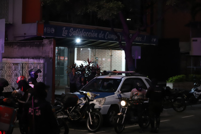 Cliente descontento intentó incendiar un negocio de venta de carros en Urdesa.