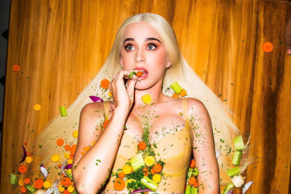 Katy Perry para el clip de Bon appétit.