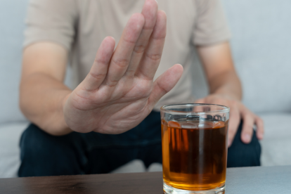 Los vínculos cercanos a los adolescentes juegan un papel primordial para evitar el consumo de alcohol y drogas.