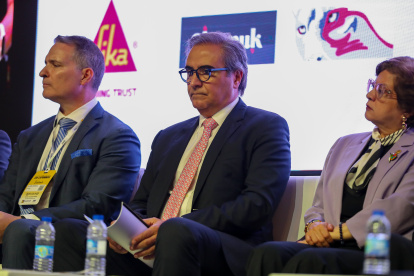 El ministro de Energía y Minas de Ecuador, Antonio Goncalves, participa durante la decimoséptima edición de Expominas, este miércoles en Quito (Ecuador). La decimoséptima edición de Expominas, la mayor feria del sector minero de Ecuador, comenzó este miércoles en Quito con la participación de 400 empresas de una docena de países y el llamado del gremio a acelerar el paso para el desarrollo de más minas industriales en el país, una etapa que el país andino inició hace apenas cinco años. EFE/ José Jácome