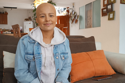 Viviana Ávila sufre de fuertes dolores lumbares desde septiembre de 2023, causados por un tumor en su cadera.