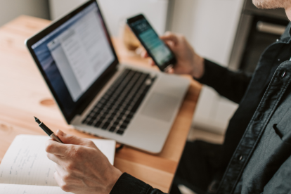 Si recibes una oferta sospechosa, es importante reportar el número de WhatsApp para ayudar a prevenir que otros caigan en la estafa.