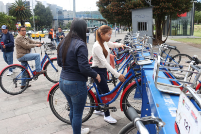 Usuarios llegaron a la estación Iñaquito, norte de la ciudad  para entregar las bicicletas