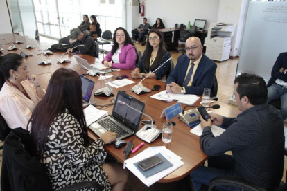 Asamblea. Alejandra Pérez, Gabriela Díaz y Milton Zárate, coordinadora técnica, subdirectora general y director general, respectivamente comparecieron ante la Comisión de Salud.