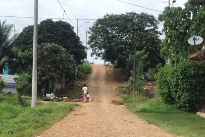 Villa. Los niños son los más susceptibles de ser conquistados por los grupos armados que transitan por ahí.