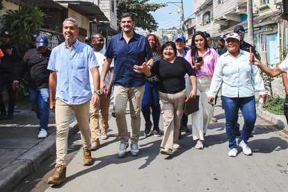 El alcalde de Guayaquil, Aquiles Álvarez, participó de una actividad oficial en el noroeste de Guayaquil. Su equipo de comunicación dijo a EXPRESO que canceló su participación, ante los pedidos de versión por la denuncia. Finalmente sí asistió.