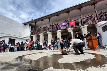 Latacunga. Los taitas realizaron un ritual para atraer las buenas energías.