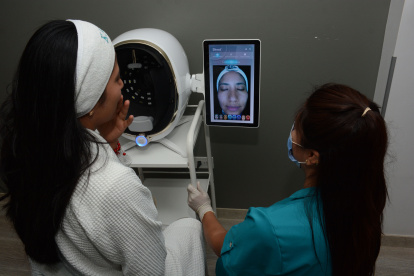 Skin es un escáner que ayuda a detectar cualquier signo de una enfermedad cutánea o de cáncer para hacer una detección temprana.