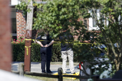 Oficiales del FBI cercaron el perímetro de la casa de Thomas Crooks, acusado de atentar contra el expresidente estadounidense Donald Trump.