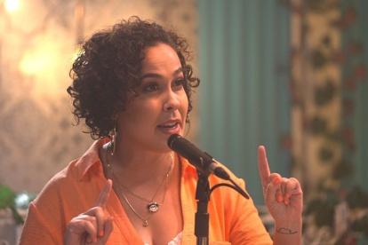 Figura. Actualmente, Alondra Santiago se encuentra fuera del Ecuador.