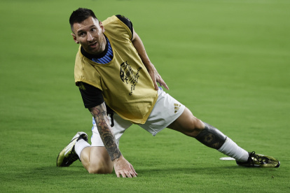 Messi fue sacado del campo luego de una lesión en la final de la Copa América.