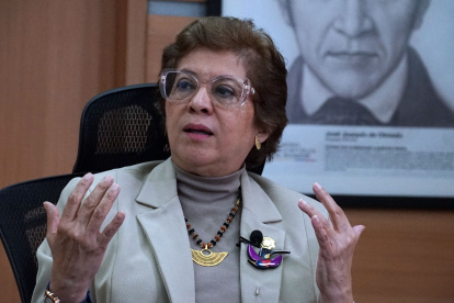 La ministra de Trabajo da más detalles de los cambios que plantea para los contratos de empresas públicas.