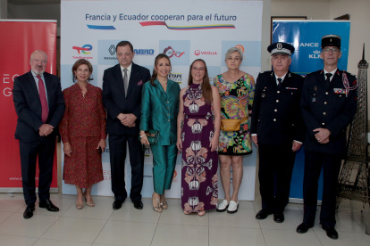 Frédéric Desagneaux, Dalal Desagneaux, Thierry Souet, María Fernanda de Souet, Solène Haillard, Pascale Baraghini, Bertrand Mathieu y Philippe Sallenave.