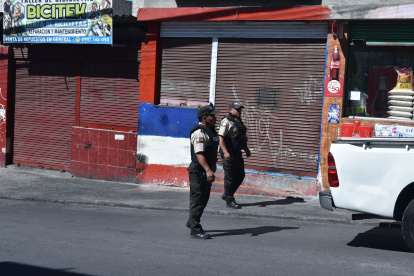 Tras el hecho violento, la peluquería permanece cerrada en el sector de La Roldós, mientras que en el sector de la Ciudadela Ibarra, el local ya se encuentra funcionando.