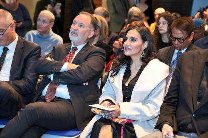 La vicepresidenta de Ecuador denunció que han intentado acceder a sus cuentas personales en reiteradas ocasiones de manera ilícita.