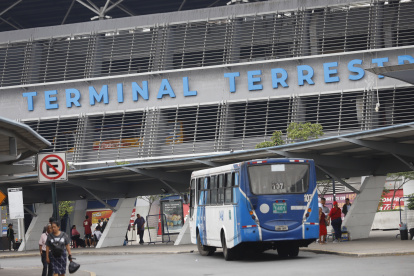El alcalde de Guayaquil espera que una empresa maneje los terminales terrestres.