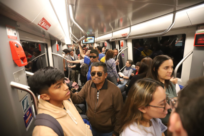 A partir de las 12:00 aumenta el calor y también la cantidad de usuarios.