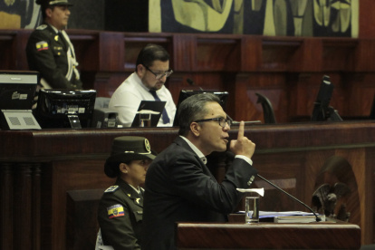 En varias ocasiones, el interpelado llamó a los asambleístas a fiscalizar otros casos judiciales.