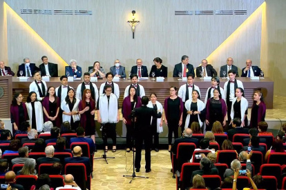 Evento. El coro de la UCSG se prepara para la obra musical ‘El Corococó’.