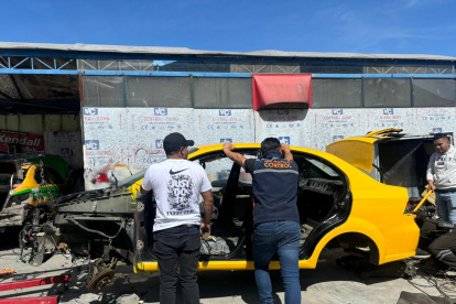 En el taller había cuatro vehículos reportados como robados y uno adulterado el número de chasis.
