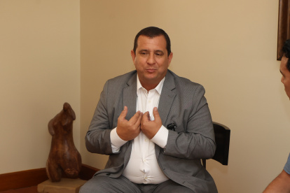 El prefecto de Manabí, Leonardo Orlando, ofreció una entrevista a Diario EXPRESO.