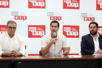 Rueda de prensa. Roberto Luque, exministro encargado de Energía y Minas, anunció que la próxima semana pedirá a la Contraloría que examine el proceso.