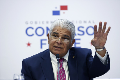 El presidente de Panamá, José Raúl Mulino, habla este 18 de julio de 2024 durante una conferencia de prensa en Ciudad de Panamá (Panamá).