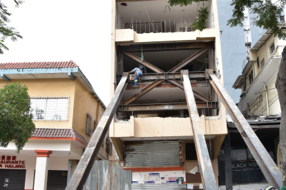 Trabajos continúan en el área.