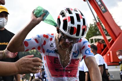 Richard Carapaz de EF Education - EasyPost declarado el Rey de la Montaña