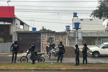 Los atacantes llegaron hasta la vivienda en dos vehículos y utilizaron fusiles y pistolas.