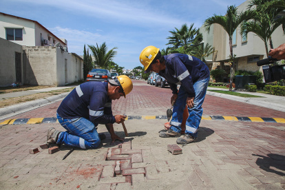 El mal estado de la vía en Terranostra empieza a ser atendido