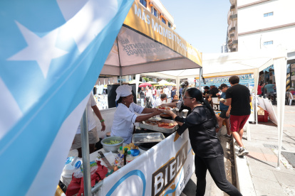 1. Comercio. Los comerciantes fueron los ganadores de la jornada. Se vendió todo.