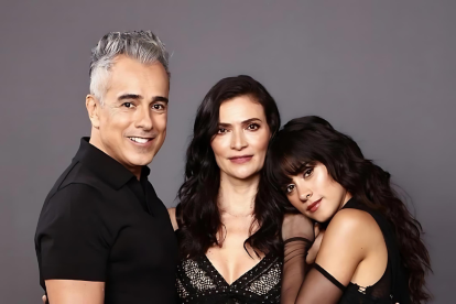 Mila Mendoza (derecha) es la hija de Armando y Betty.