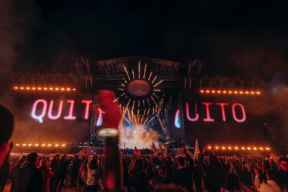 La banda colombiana se presentó por primera vez en el Estadio Olímpico Atahualpa ante 30,000 fans.