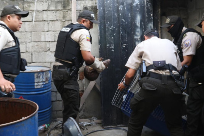 La Policía realizó operativos en el Cristo de Consuelo.