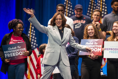La vicepresidenta de EE.UU., Kamala Harris, ahora postula por ser la candidata del partido Demócrata