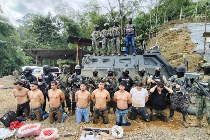 Captura. Once ciudadanos fueron detenidos en un operativo dado en el cantón Camilo Ponce Enríquez.