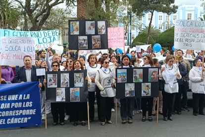 Protesta. Decenas de trabajadores pidieron al Gobierno el pago atrasado.