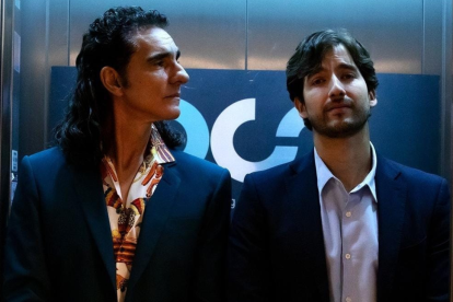 Miguel Varoni y Carlos Torres interpretando a sus personajes en "Pedro el Escamoso: más escamoso que nunca".